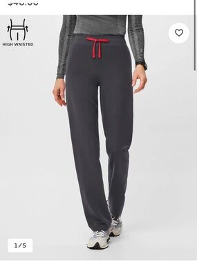 Figs women's Livingston scrub pants in color charcoal
